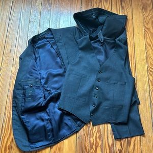 Jcrew Men’s Charcoal Grey 3 piece Ludlow Suit 38S